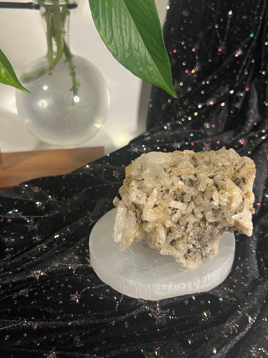 Large NY Quartz Cluster
