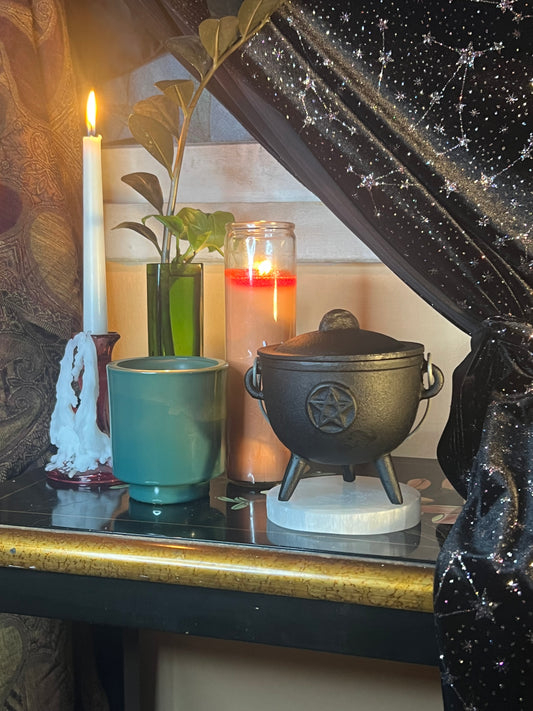 Cast Iron Cauldron Small 4.5in Pentacle (Each)